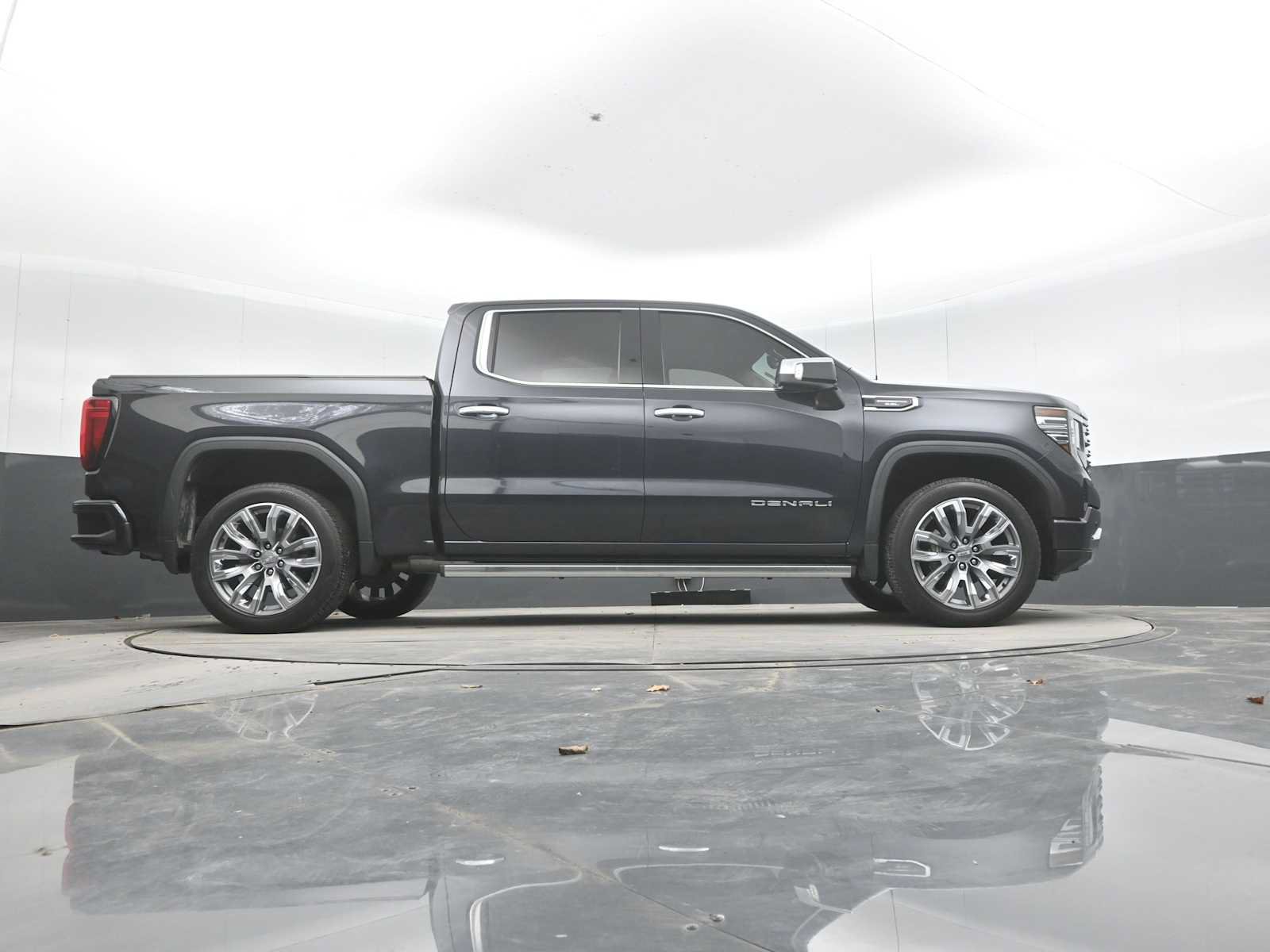 Used 2023 GMC Sierra 1500 Denali w/ Denali Reserve Package AWD/4WD image 30