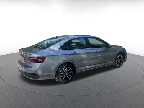 Used 2025 Volkswagen Jetta SE image 15