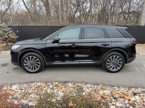 New 2026 Lincoln Corsair Reserve image 2