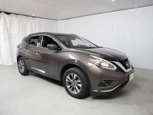 Used 2018 Nissan Murano SV image 1