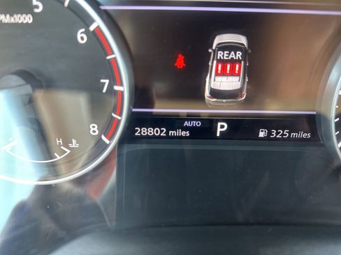 Used 2023 Nissan Rogue SV image 3