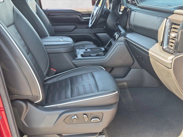 Used 2025 GMC Sierra 2500 AT4X AWD/4WD image 28