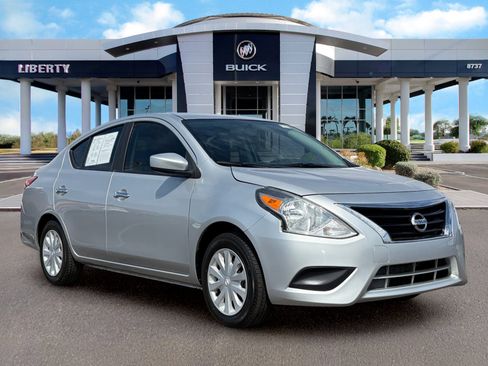 Used 2019 Nissan Versa SV FWD image 2