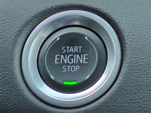 Used 2024 Cadillac Escalade Premium Luxury image 28