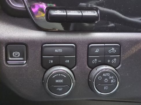 Used 2025 Chevrolet Silverado 1500 LTZ w/ LTZ Premium Package image 18