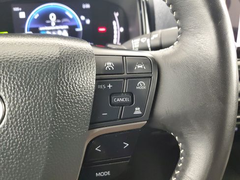 Used 2025 Toyota Camry SE FWD image 19
