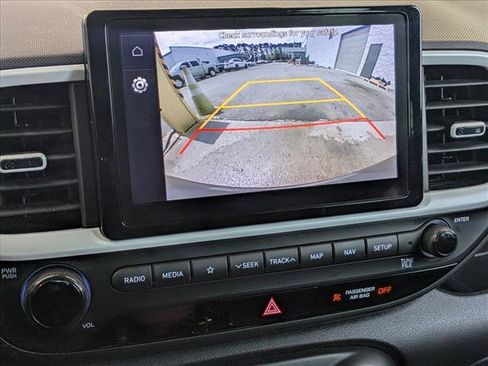 Used 2022 Hyundai Venue Limited w/ Cargo Package FWD image 12