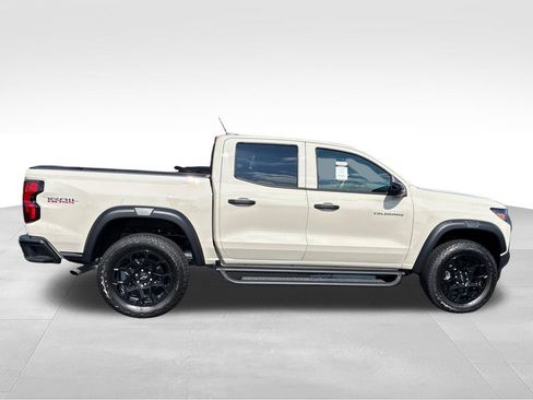 Used 2026 Chevrolet Colorado Trail Boss AWD/4WD image 6