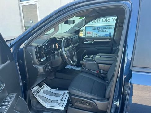 Used 2022 Chevrolet Silverado 1500 RST AWD/4WD image 9