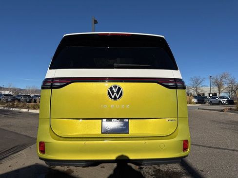Used 2025 Volkswagen ID. Buzz 1st Edition image 5