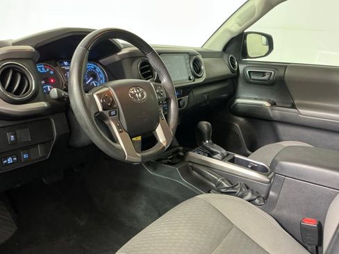 Used 2022 Toyota Tacoma SR5 RWD image 21