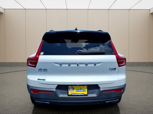 Used 2019 Volvo XC40 T5 R-Design AWD/4WD image 7