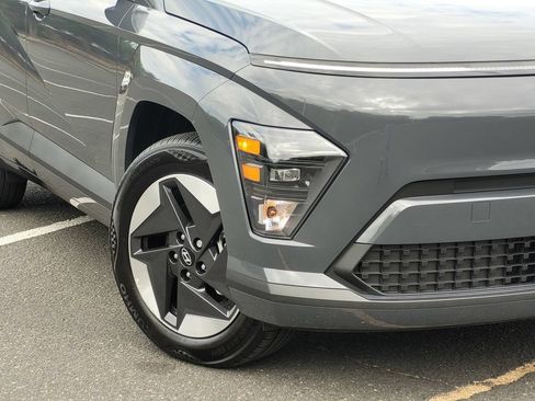 Used 2024 Hyundai Kona SEL FWD image 4