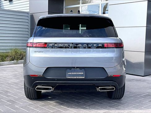 Used 2025 Land Rover Range Rover Sport image 4
