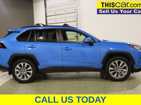 Used 2019 Toyota RAV4 XLE Premium FWD image 9