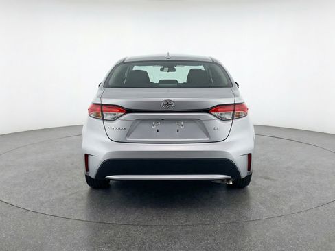 Used 2025 Toyota Corolla LE image 7