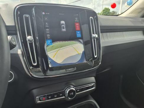 Certified 2023 Volvo XC40 B5 Ultimate w/ Protection Package Premier AWD/4WD image 28