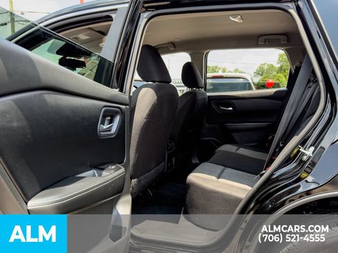 Used 2024 Nissan Rogue SV FWD image 9