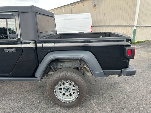 Used 2020 Jeep Gladiator Sport w/ Quick Order Package 24S AWD/4WD image 15