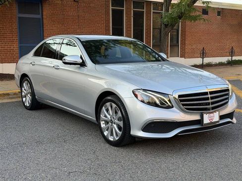 Used 2019 Mercedes-Benz E 300 4MATIC image 5