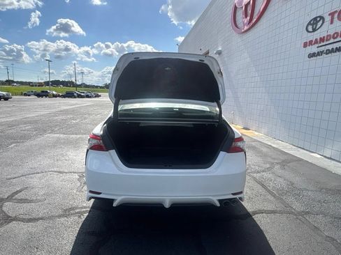 Used 2018 Toyota Camry SE w/ Moonroof Package FWD image 32