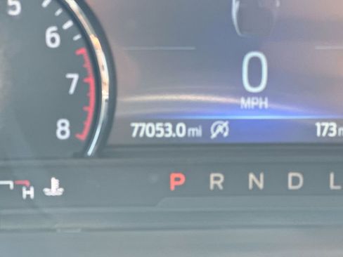 Used 2021 Ford Explorer XLT w/ Equipment Group 202A AWD/4WD image 13