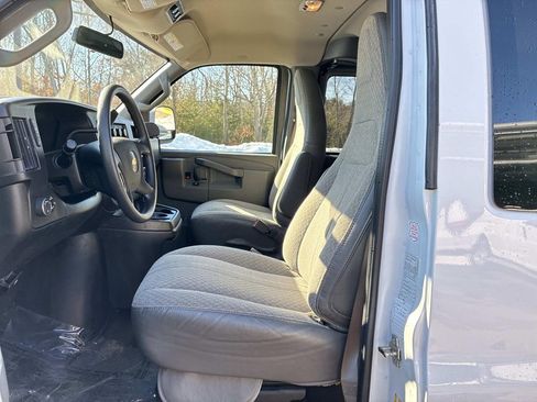 Used 2023 Chevrolet Express 3500 LS image 23
