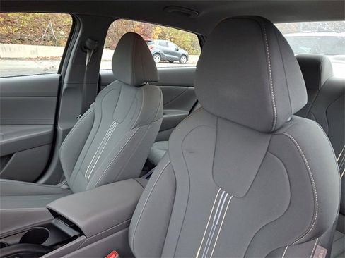 Used 2023 Hyundai Elantra SEL w/ Winter Weather Package image 14
