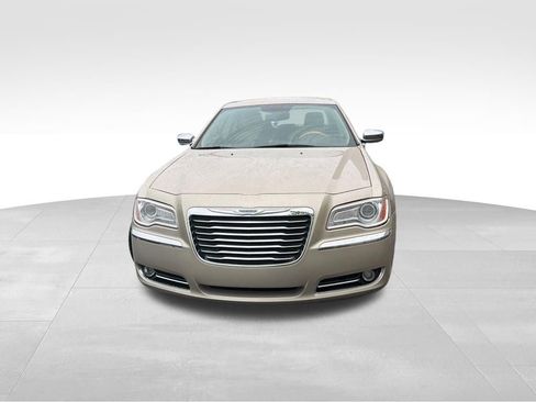 Used 2012 Chrysler 300 Limited w/ Luxury Group image 2
