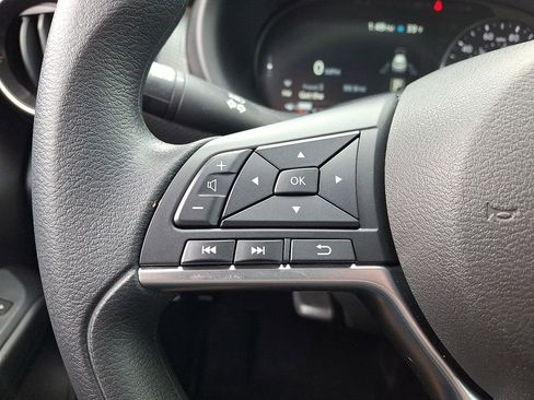 Used 2024 Nissan Kicks SV image 21