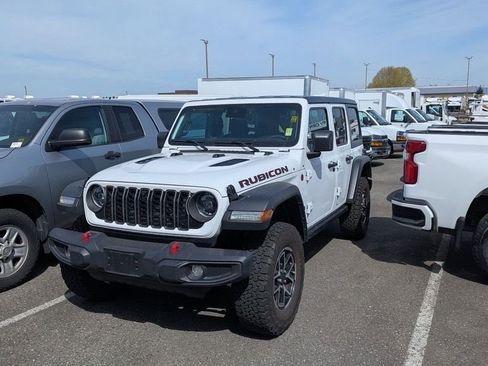 Used 2024 Jeep Wrangler Unlimited Rubicon w/ Technology Group AWD/4WD image 1