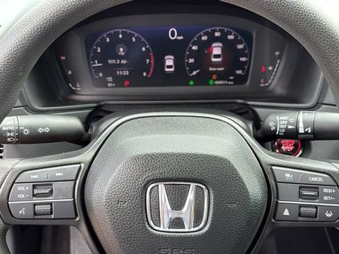 Used 2025 Honda Accord SE image 13