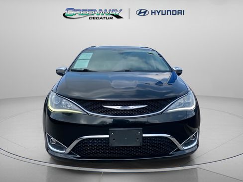 Used 2020 Chrysler Pacifica Limited image 2