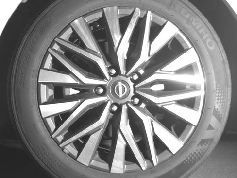 Used 2025 Nissan Altima 2.5 SV image 12