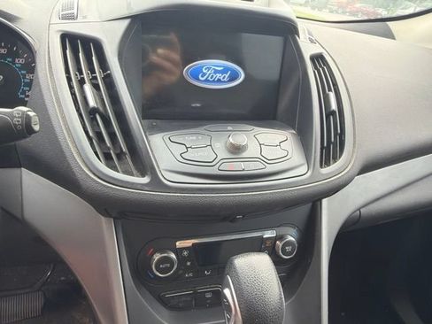 Used 2016 Ford Escape SE w/ Equipment Group 201A FWD image 6