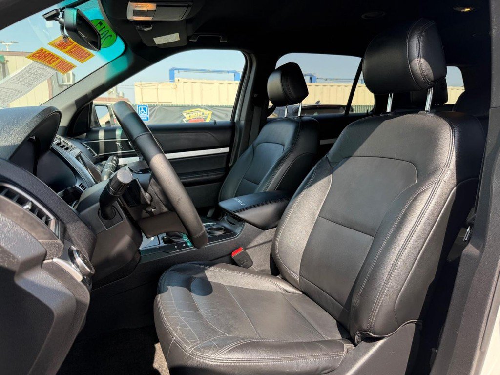 Used 2017 Ford Explorer XLT w/ Equipment Group 202A FWD image 18
