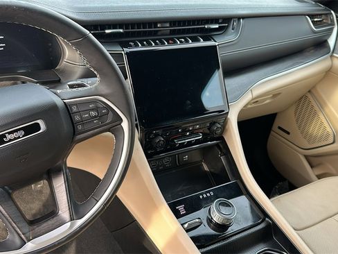 Used 2024 Jeep Grand Cherokee L Limited w/ Luxury Tech Group II image 8