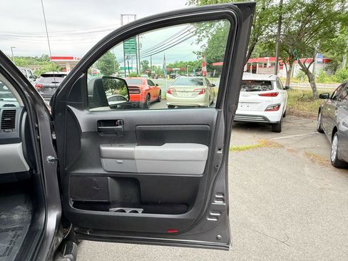 Used 2013 Toyota Tundra 4x4 Double Cab w/ Tow Pkg image 17