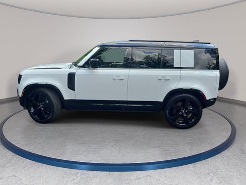 Certified 2025 Land Rover Defender 110 X-Dynamic SE AWD/4WD image 8