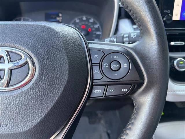 Used 2025 Toyota Corolla SE w/ SE Package FWD image 15
