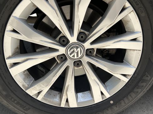 Used 2019 Volkswagen Tiguan S FWD image 12