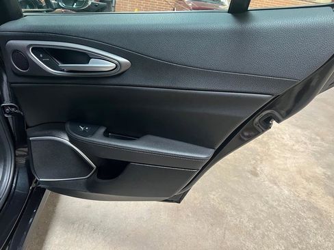 Used 2021 Alfa Romeo Giulia Ti Sport image 27