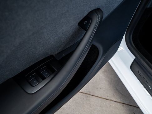 Used 2025 Tesla Model 3 Long Range image 25