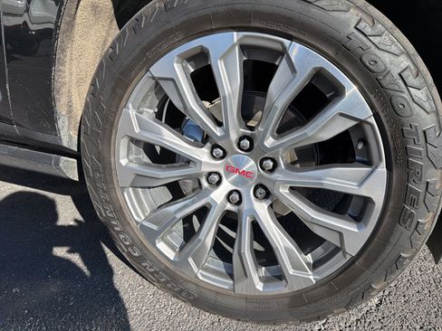 Used 2021 GMC Yukon XL Denali w/ Denali Ultimate Package image 4