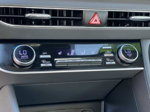 Certified 2023 Hyundai Sonata SEL w/ Convenience Package image 14