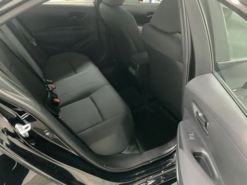 Used 2025 Toyota Corolla LE FWD image 18