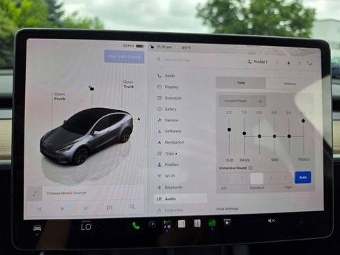 Used 2025 Tesla Model Y Long Range AWD/4WD image 60
