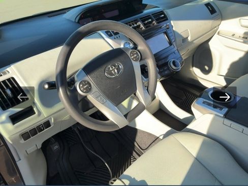 Used 2012 Toyota Prius V Three image 7