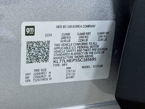 Used 2025 Chevrolet Trax LT FWD image 29