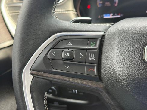 Used 2023 Jeep Grand Cherokee Limited w/ MOPAR Finishing Package AWD/4WD image 17